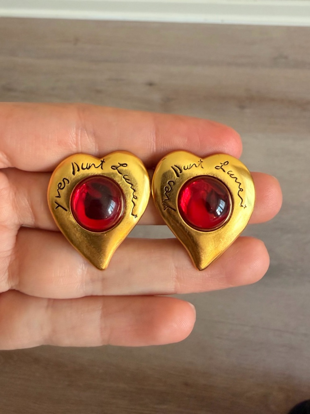 ❤️Vintage YSL Heart Clip-On Earrings Gold Tone Red Cabochon ✨ - Picture 11 of 12